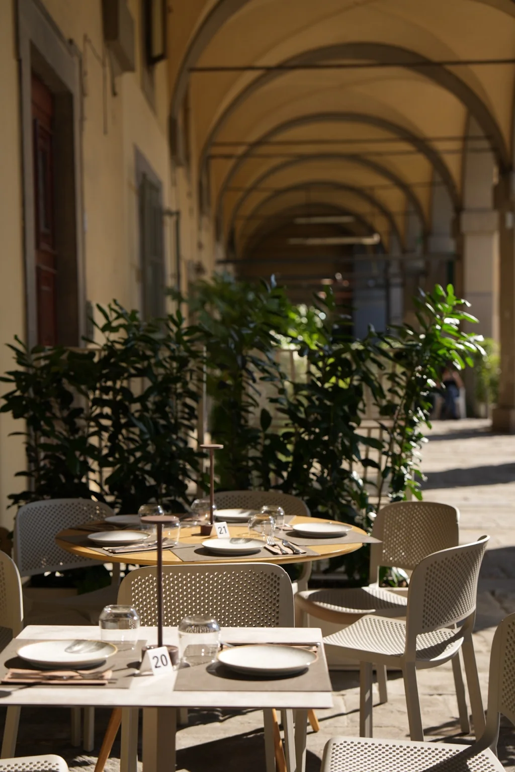 Dehors sotto il portico